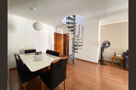 Apartamento para alugar com 192m², 4 quartos e 2 vagas
