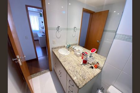 Apartamento para alugar com 192m², 4 quartos e 2 vagas