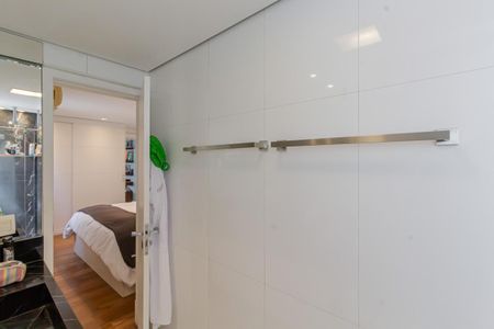 Apartamento para alugar com 170m², 2 quartos e 1 vaga Apartamento para alugar com 170m², 2 quartos e 1 vagaBanheiro da Suíte