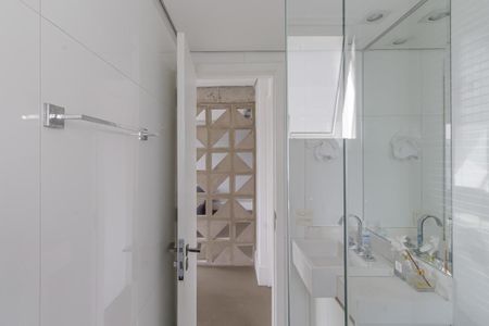 Apartamento para alugar com 170m², 2 quartos e 1 vaga Apartamento para alugar com 170m², 2 quartos e 1 vagaBanheiro