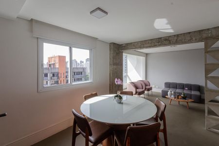 Apartamento para alugar com 170m², 2 quartos e 1 vaga Apartamento para alugar com 170m², 2 quartos e 1 vagaSala de Jantar