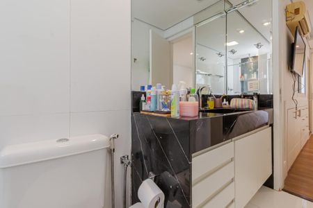 Apartamento para alugar com 170m², 2 quartos e 1 vaga Apartamento para alugar com 170m², 2 quartos e 1 vagaBanheiro da Suíte