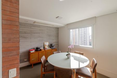 Apartamento para alugar com 170m², 2 quartos e 1 vaga Apartamento para alugar com 170m², 2 quartos e 1 vagaSala de Jantar