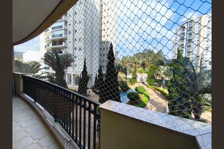 Apartamento para alugar com 139m², 3 quartos e 2 vagasVaranda