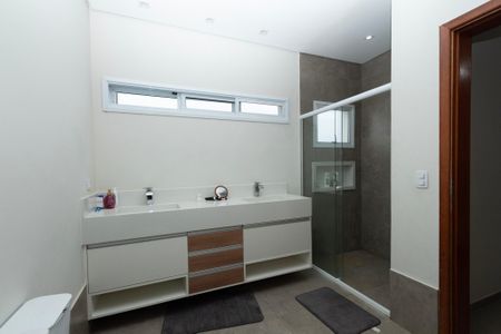 Casa de condomínio para alugar com 200m², 4 quartos e 4 vagas
