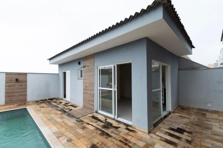 Casa de condomínio para alugar com 200m², 4 quartos e 4 vagas