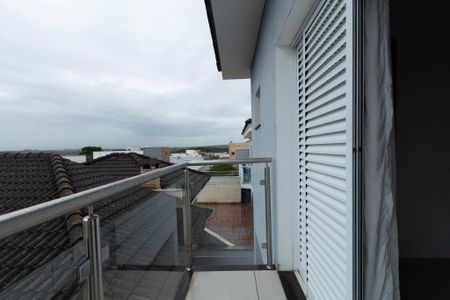 Casa de condomínio para alugar com 200m², 4 quartos e 4 vagas