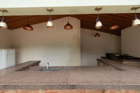 Casa de condomínio para alugar com 200m², 4 quartos e 4 vagas