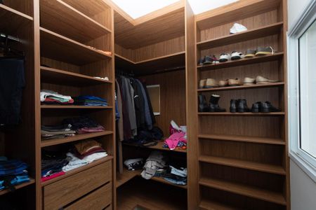 Casa de condomínio para alugar com 200m², 4 quartos e 4 vagas