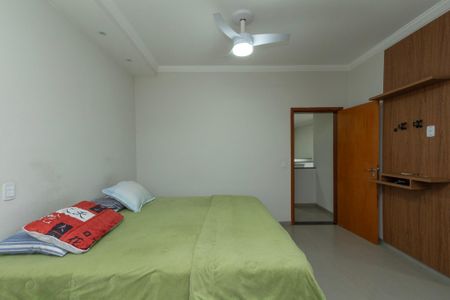 Casa de condomínio para alugar com 200m², 4 quartos e 4 vagas