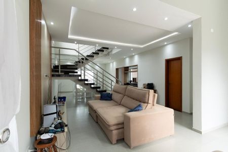 Casa de condomínio para alugar com 200m², 4 quartos e 4 vagas