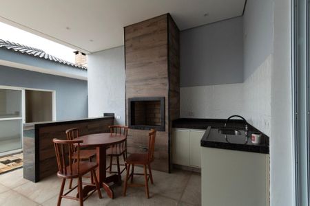 Casa de condomínio para alugar com 200m², 4 quartos e 4 vagas