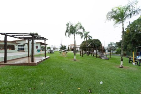 Casa de condomínio para alugar com 200m², 4 quartos e 4 vagas