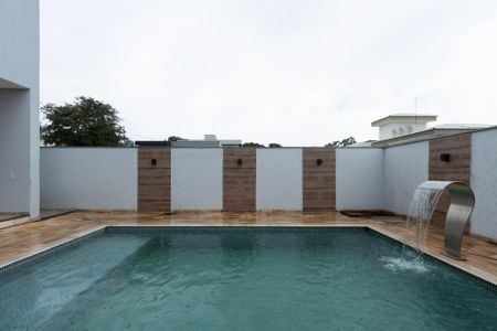 Casa de condomínio para alugar com 200m², 4 quartos e 4 vagas