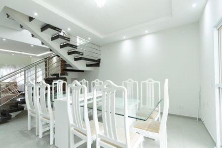 Casa de condomínio para alugar com 200m², 4 quartos e 4 vagas