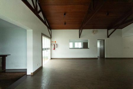 Casa de condomínio para alugar com 200m², 4 quartos e 4 vagas