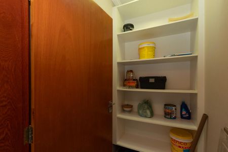 Casa de condomínio para alugar com 200m², 4 quartos e 4 vagas