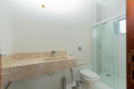 Casa de condomínio para alugar com 200m², 4 quartos e 4 vagas