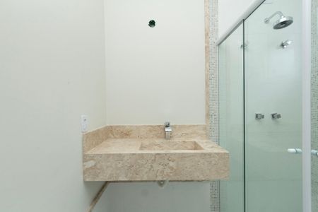 Casa de condomínio para alugar com 200m², 4 quartos e 4 vagas