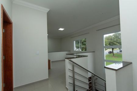 Casa de condomínio para alugar com 200m², 4 quartos e 4 vagas
