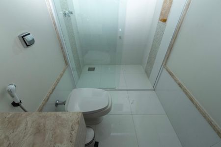 Casa de condomínio para alugar com 200m², 4 quartos e 4 vagas