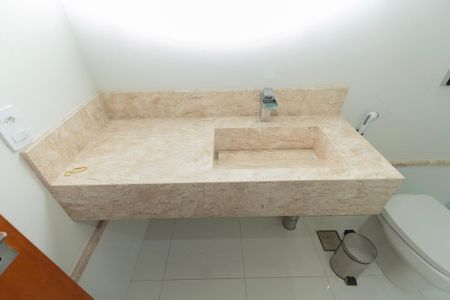 Casa de condomínio para alugar com 200m², 4 quartos e 4 vagas