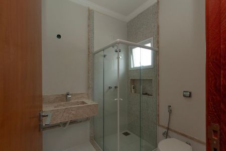 Casa de condomínio para alugar com 200m², 4 quartos e 4 vagas