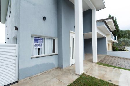 Casa de condomínio para alugar com 200m², 4 quartos e 4 vagas