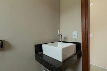 Casa de condomínio para alugar com 200m², 4 quartos e 4 vagas