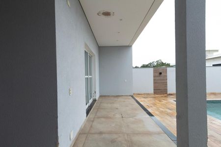 Casa de condomínio para alugar com 200m², 4 quartos e 4 vagas