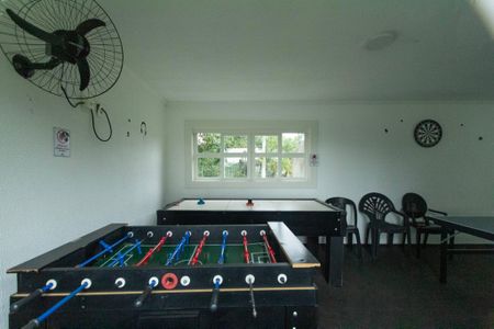 Casa de condomínio para alugar com 200m², 4 quartos e 4 vagas