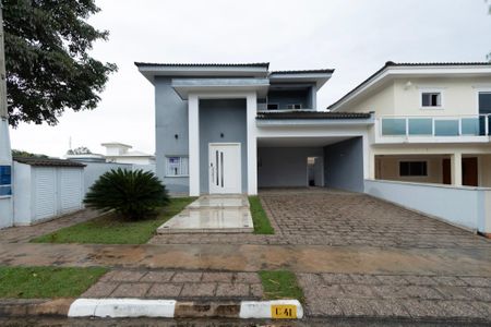 Casa de condomínio para alugar com 200m², 4 quartos e 4 vagas
