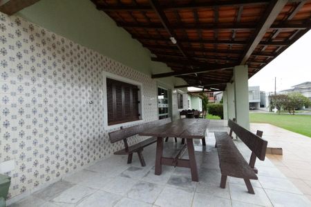 Casa de condomínio para alugar com 200m², 4 quartos e 4 vagas