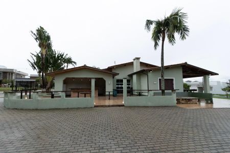 Casa de condomínio para alugar com 200m², 4 quartos e 4 vagas