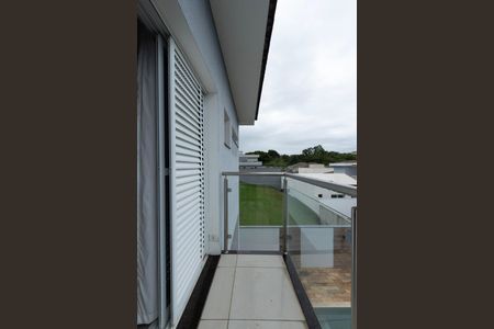 Casa de condomínio para alugar com 200m², 4 quartos e 4 vagas