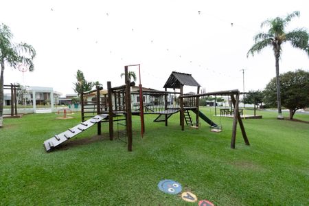 Casa de condomínio para alugar com 200m², 4 quartos e 4 vagas