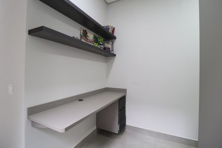 Corredor/Escritório de casa para alugar com 2 quartos, 70m² em Flamboyant, Uberlândia