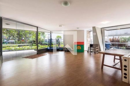 Apartamento à venda com 170m², 3 quartos e 2 vagas Apartamento à venda com 170m², 3 quartos e 2 vagasÁrea comum - Salão de festas