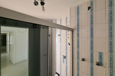Apartamento à venda com 170m², 3 quartos e 2 vagas Apartamento à venda com 170m², 3 quartos e 2 vagasBanheiro