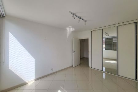 Apartamento à venda com 170m², 3 quartos e 2 vagas Apartamento à venda com 170m², 3 quartos e 2 vagasQuarto 1