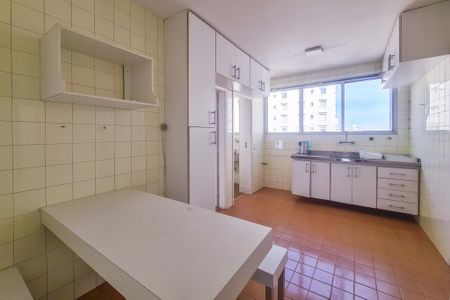 Apartamento à venda com 170m², 3 quartos e 2 vagas Apartamento à venda com 170m², 3 quartos e 2 vagasCozinha