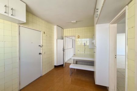 Apartamento à venda com 170m², 3 quartos e 2 vagas Apartamento à venda com 170m², 3 quartos e 2 vagasCozinha