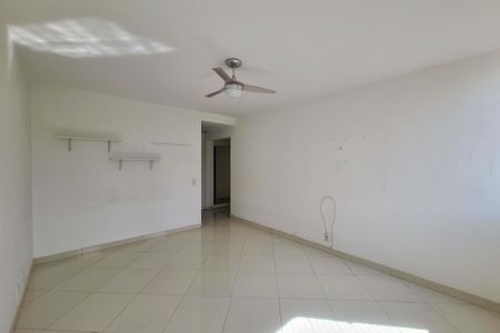 Apartamento à venda com 170m², 3 quartos e 2 vagas Apartamento à venda com 170m², 3 quartos e 2 vagasSuíte