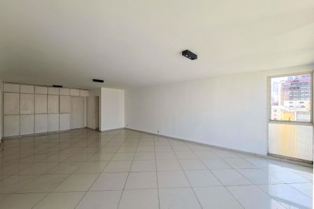 Apartamento à venda com 170m², 3 quartos e 2 vagas Apartamento à venda com 170m², 3 quartos e 2 vagasSala