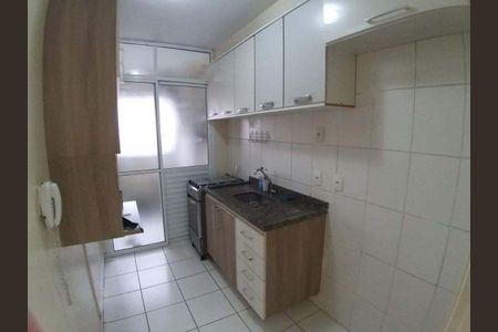 Cozinha de apartamento à venda com 2 quartos, 57m² em Vila Antonieta, São Paulo