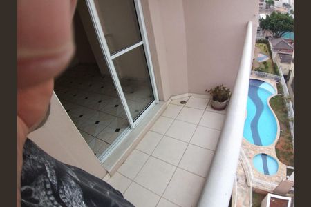 Apartamento à venda com 57m², 2 quartos e 1 vaga Apartamento à venda com 57m², 2 quartos e 1 vagaVaranda