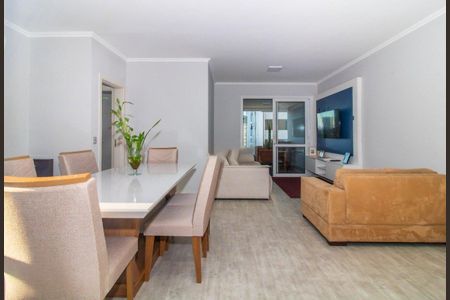 Sala de apartamento à venda com 3 quartos, 113m² em Chácara das Pedras, Porto Alegre