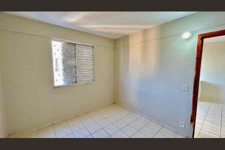 Quarto 1 de apartamento para alugar com 2 quartos, 50m² em Parque Maria Helena, Guarulhos