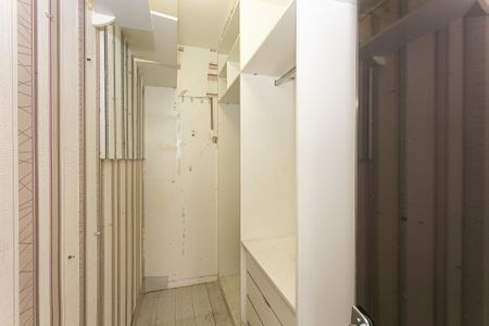 Apartamento para alugar com 60m², 2 quartos e 1 vaga Apartamento para alugar com 60m², 2 quartos e 1 vagaCloset do Quarto 2