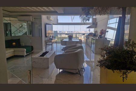 Casa de condomínio à venda com 330m², 4 quartos e 4 vagas Casa de condomínio à venda com 330m², 4 quartos e 4 vagasSala
